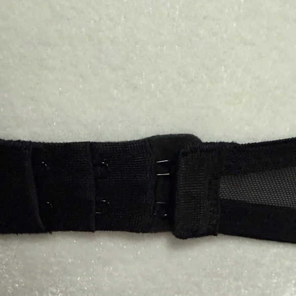 Victoria’s Secret Pink push up strappy crisscross and lace trim bra size 34D - Picture 5 of 9